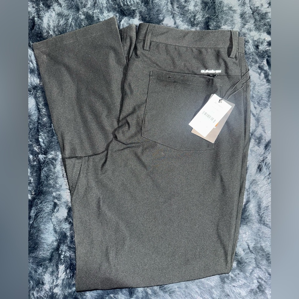 Quiksilver Men's Dress Pants black. Size 34